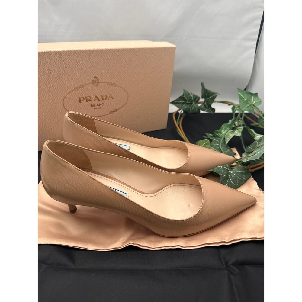 Prada Vernice Saffiano Leather Pumps Beige Pointed Toe Sz 39 - Picture 4 of 8